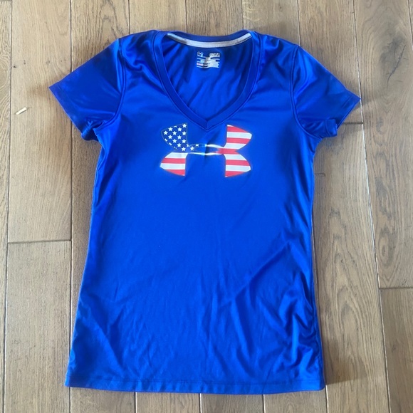 Under Armour Tops - Under Armour women’s T-shirt size medium